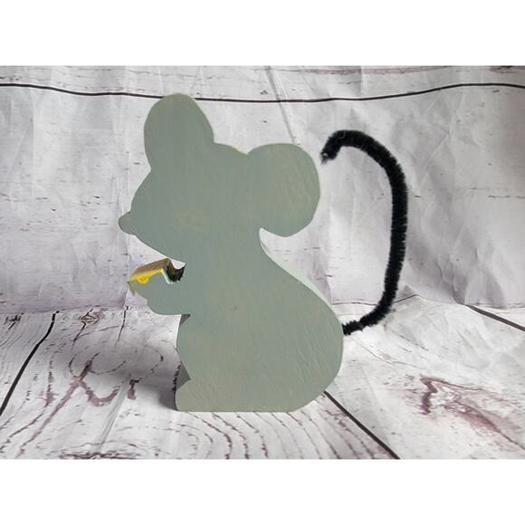 Wooden Mouse With Cheese Hand painted With Pipcleaner Tail - Picture 4 of 5